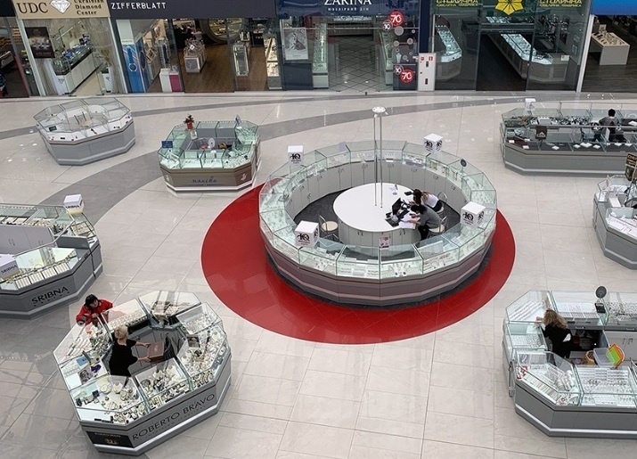 Меблі для ювелірних магазинів в ТРЦ "Lavina Mall",Київ